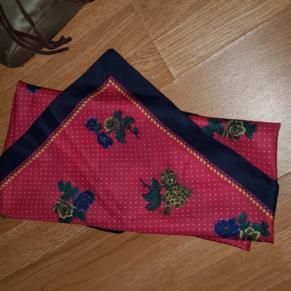 JP collections made in Italy scarf like new condition - Picture 2 of 2